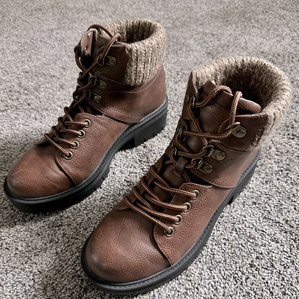 MIA Women’s ‘Marsha’ Hiker Lug Boots Brown Lace Up 6.5 Pre-Loved